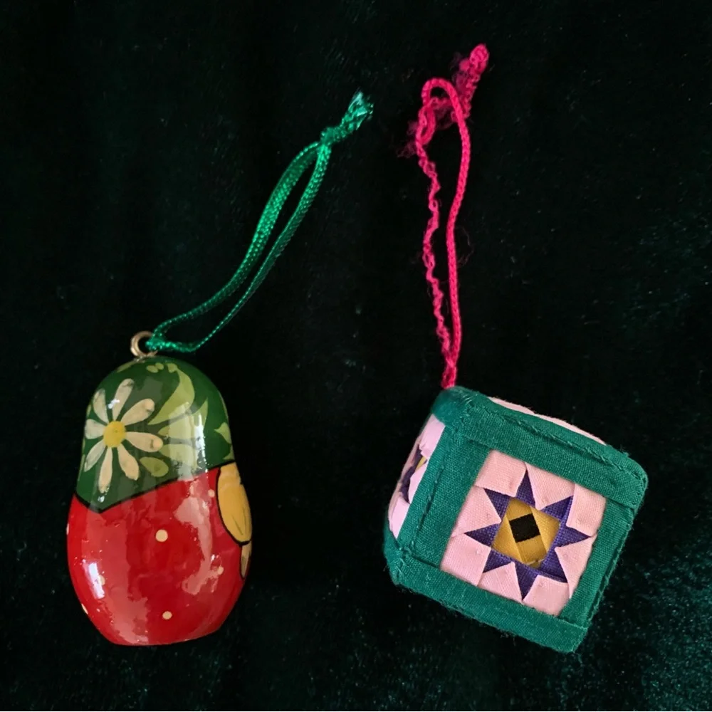 2 Folk Art Ornaments (Quilting Block and Matryoshka Stacking Doll) ~2" - Picture 3 of 6